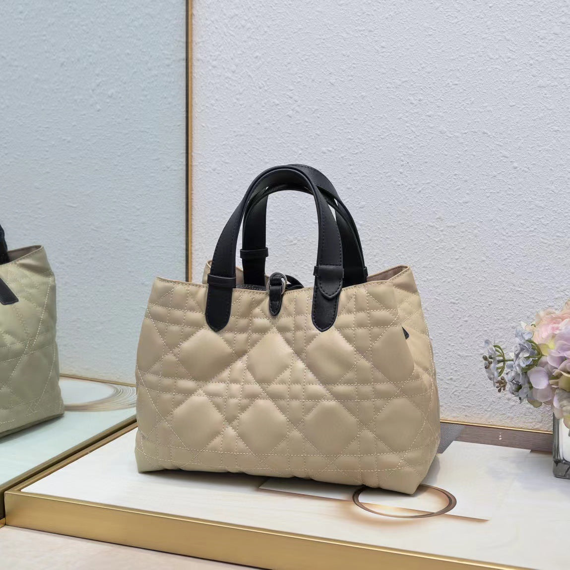 Velin Tote Handbag