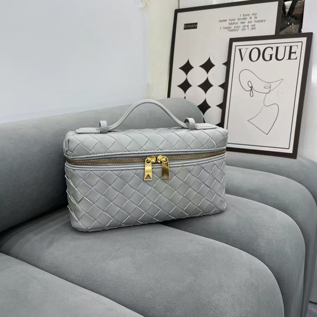 Chic Carryall