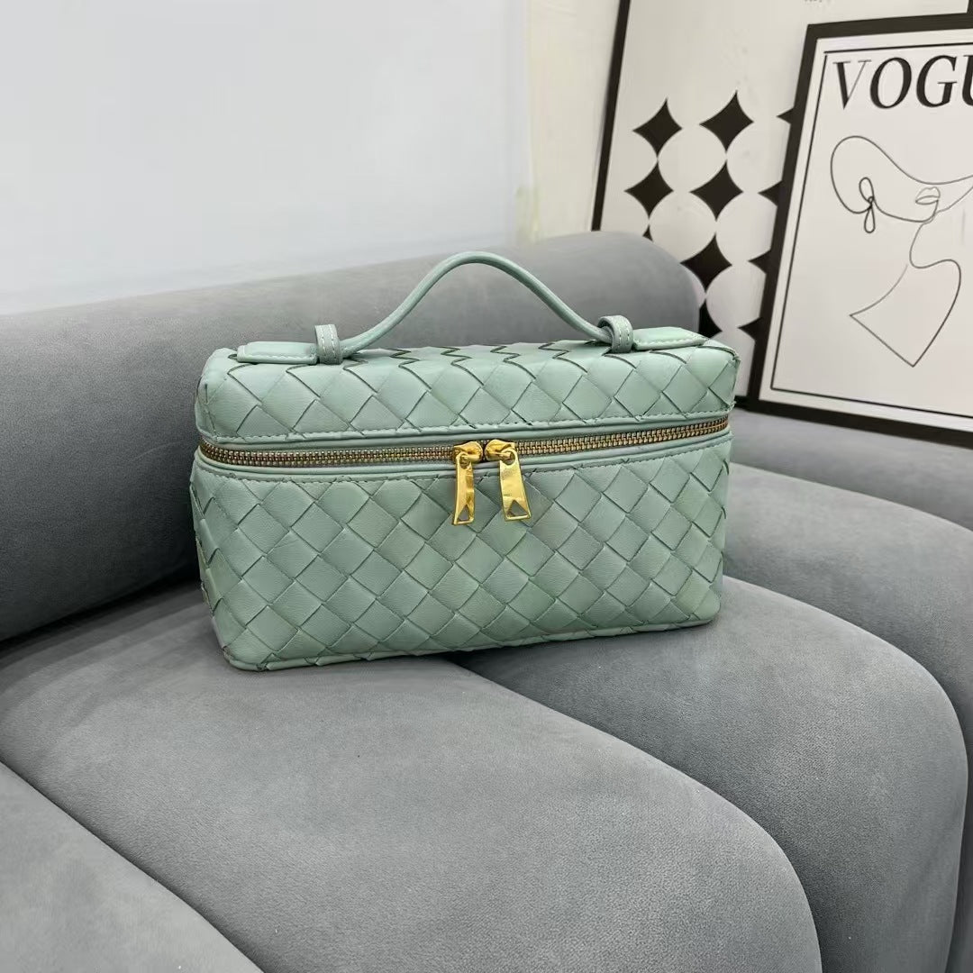 Chic Carryall