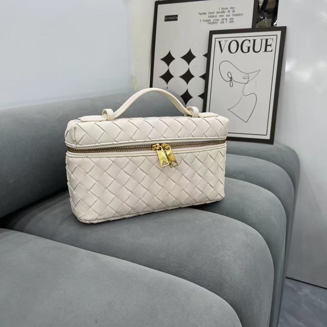 Chic Carryall